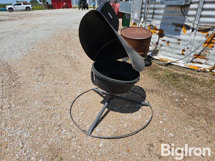 cattle-mineral-feeder-image-1
