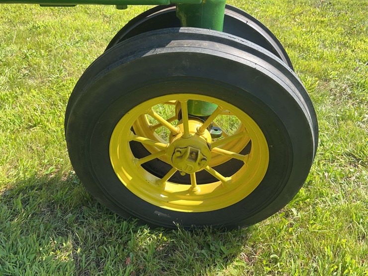 john-deere-model-b-image-24