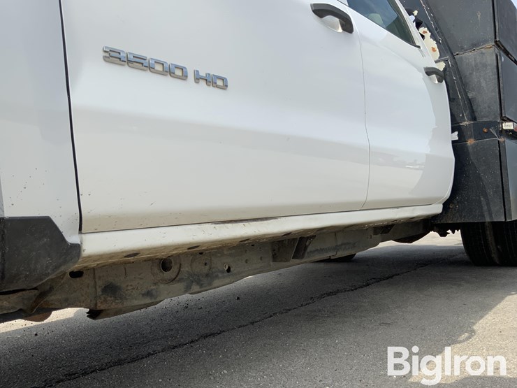 2015-chevrolet-silverado-3500hd-image-18