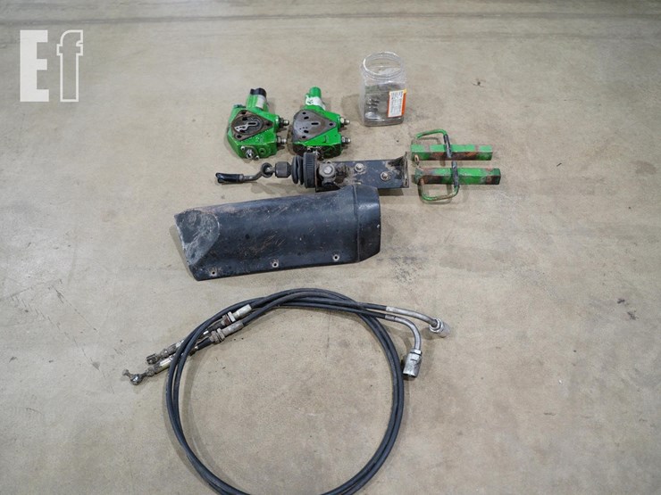 1994-john-deere-640-image-15