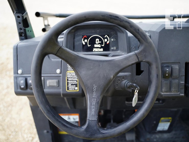 2019-john-deere-gator-xuv-835m-image-33
