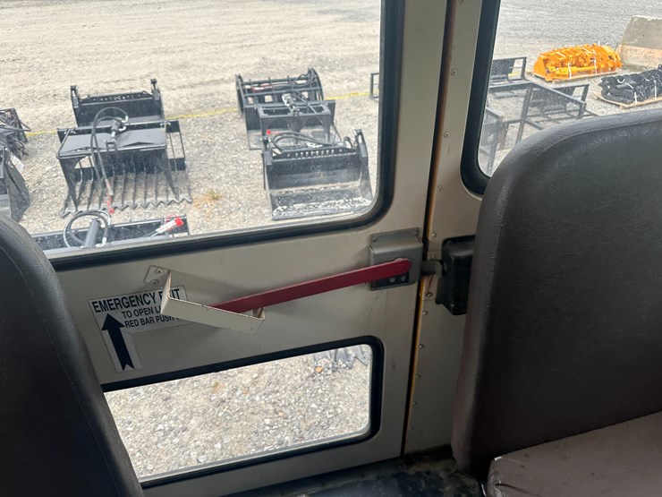 #18-•-#23871-•-2002-international-genesis-school-bus-vin:-1hvbgaan62a917777-image-63