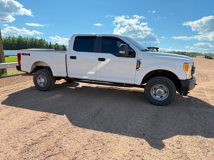2017-ford-f250-xl-image-2