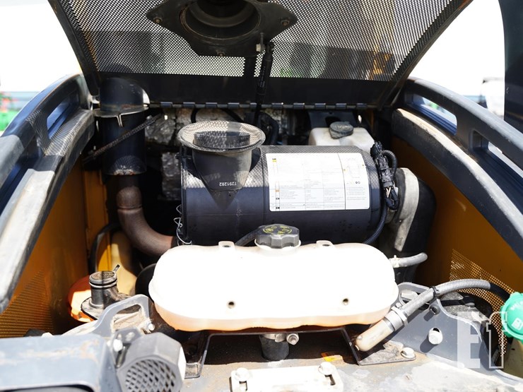 2015-deere-333e-image-21