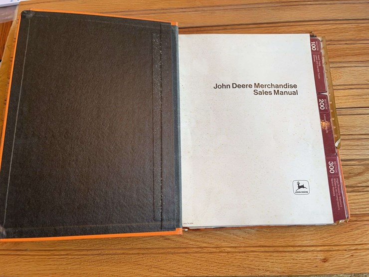 1976-john-deere-merchandise-sales-manual-image-3