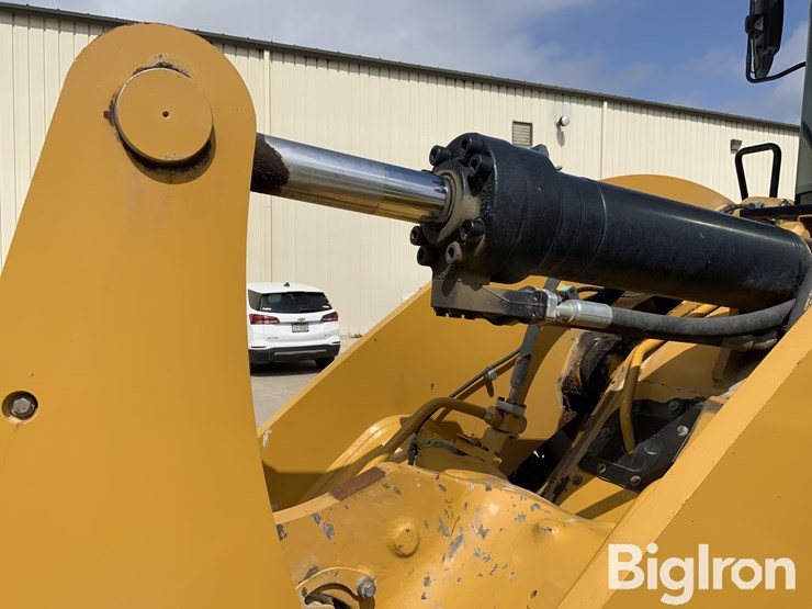 2017-caterpillar-950m-image-13