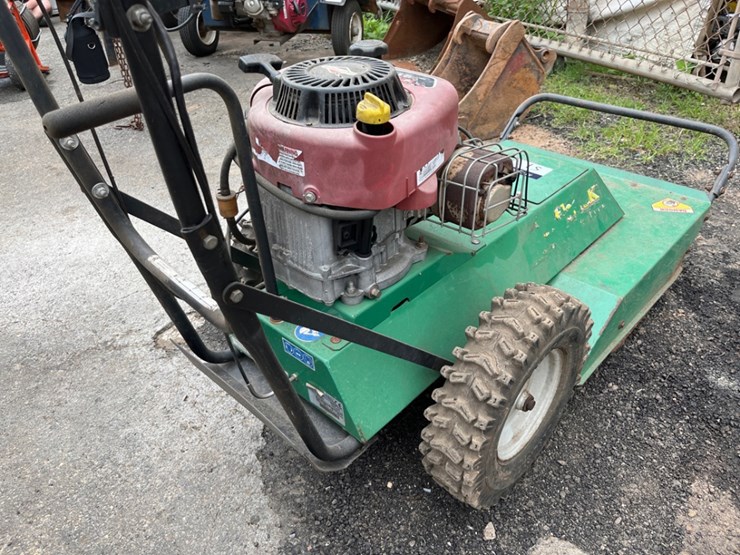billy-goat-24"-gas-outback-brushcutter-image-6