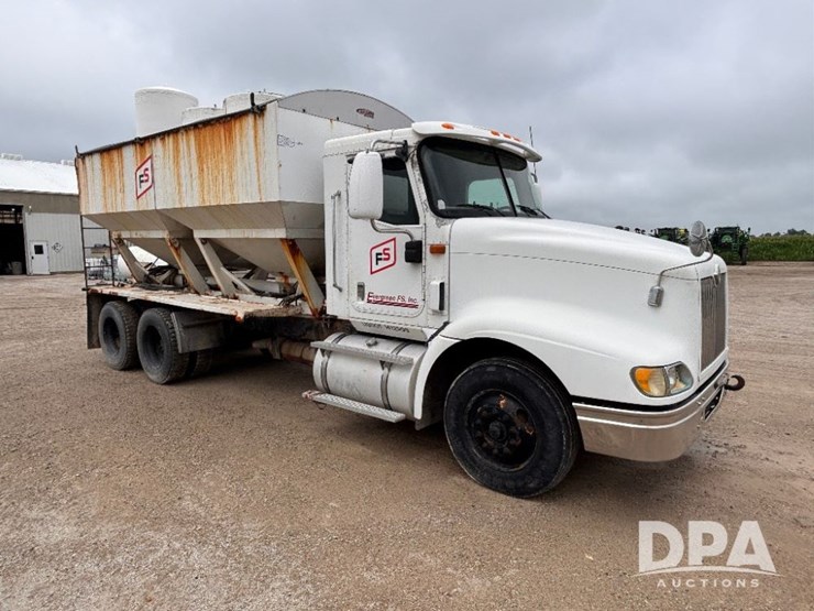 2004-ihc-9400i-dry-tender-truck-(gp11023,-unit-193)-image-5