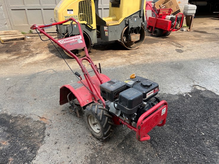 troy-bilt-super-bronco-image-1