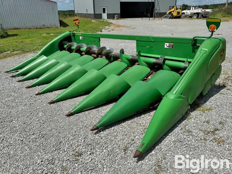 2010-john-deere-608c-image-1