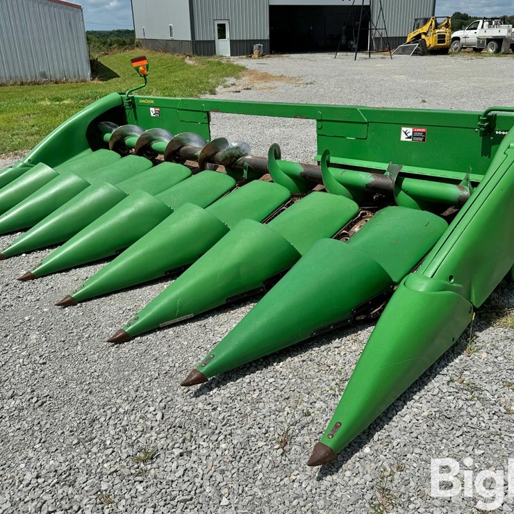 2010 JOHN DEERE 608C