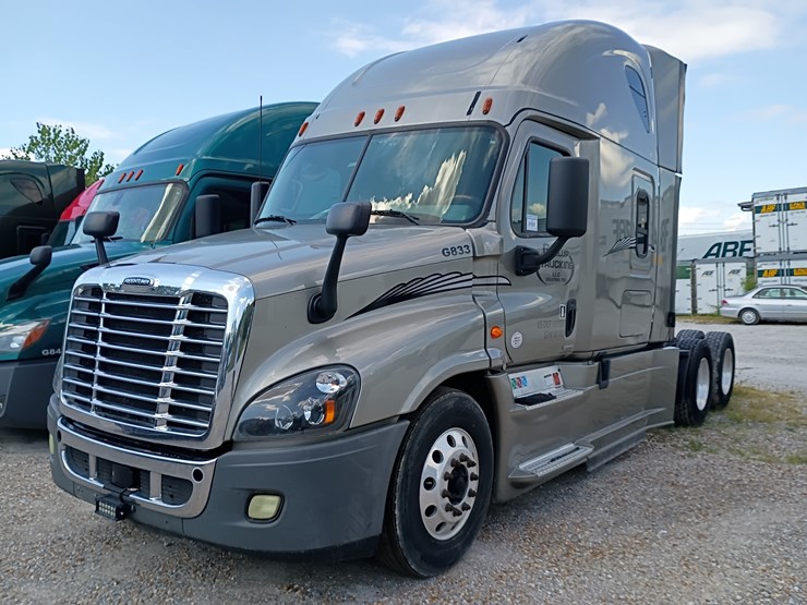 2017-freightliner-cascadia-125-image-1