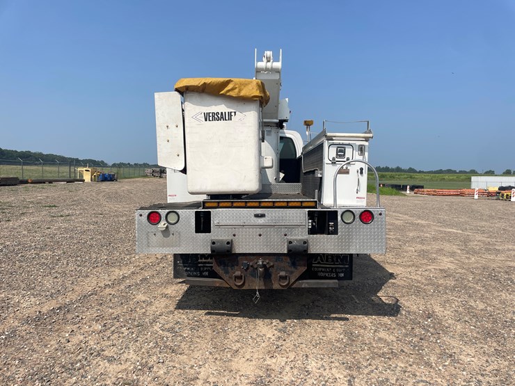 2008-gmc-7500-image-4