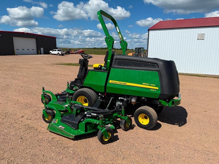 2022-john-deere-1600-image-6