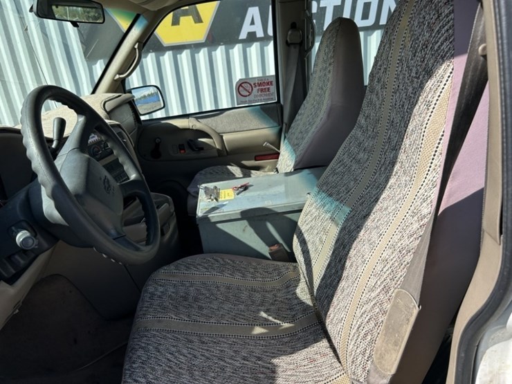 1999-chevrolet-astro-image-17