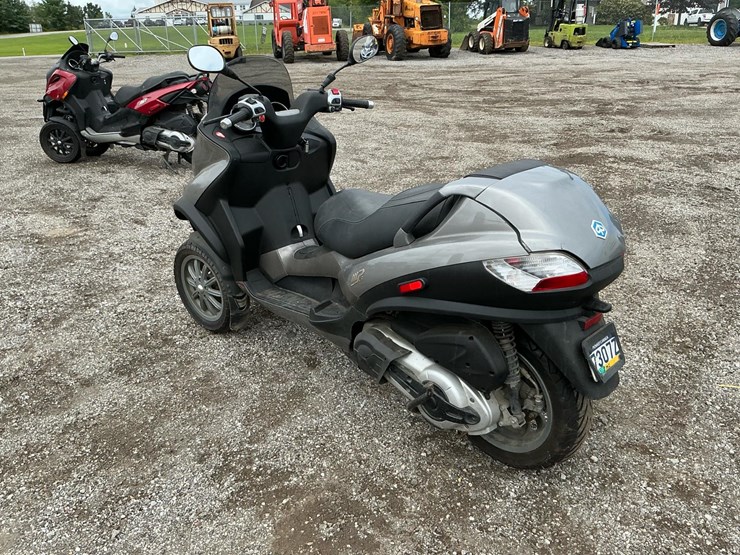 #2351-•-2009-vespa-lx-150-scooter*-image-3