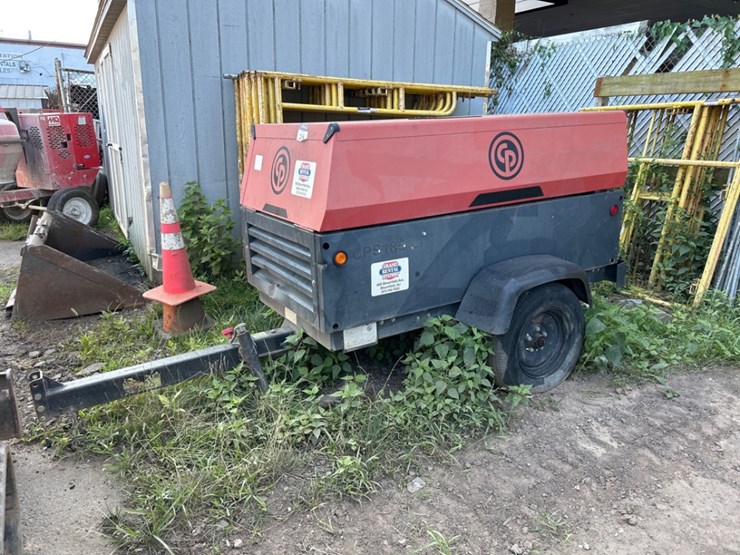2013-chicago-pneumatic-cps-185-diesel-mobile-air-compressor-image-1