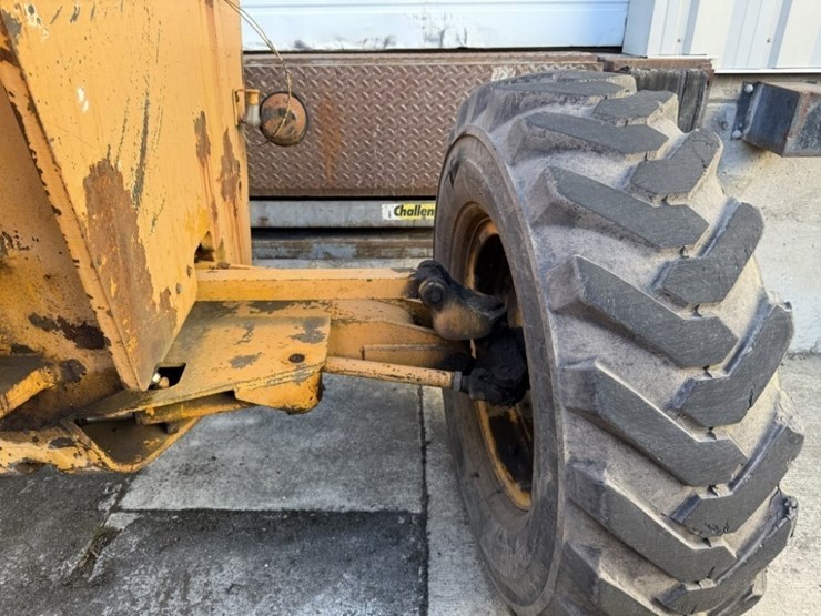 1974-deere-570a-image-25