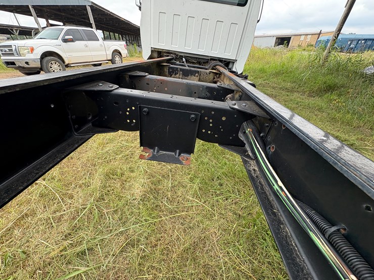 #48-•-#25351-•-inop-2005-gmc-c7500-t/a-daycab-truck-tractor-vin:-1gdm7c1395f500732-image-19
