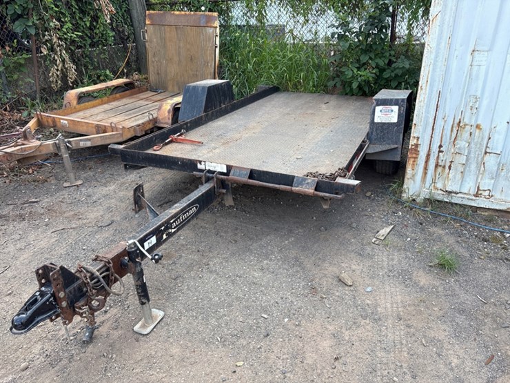 2019-kaufman-trailers-tandem-axle-tilt-trailer-image-1