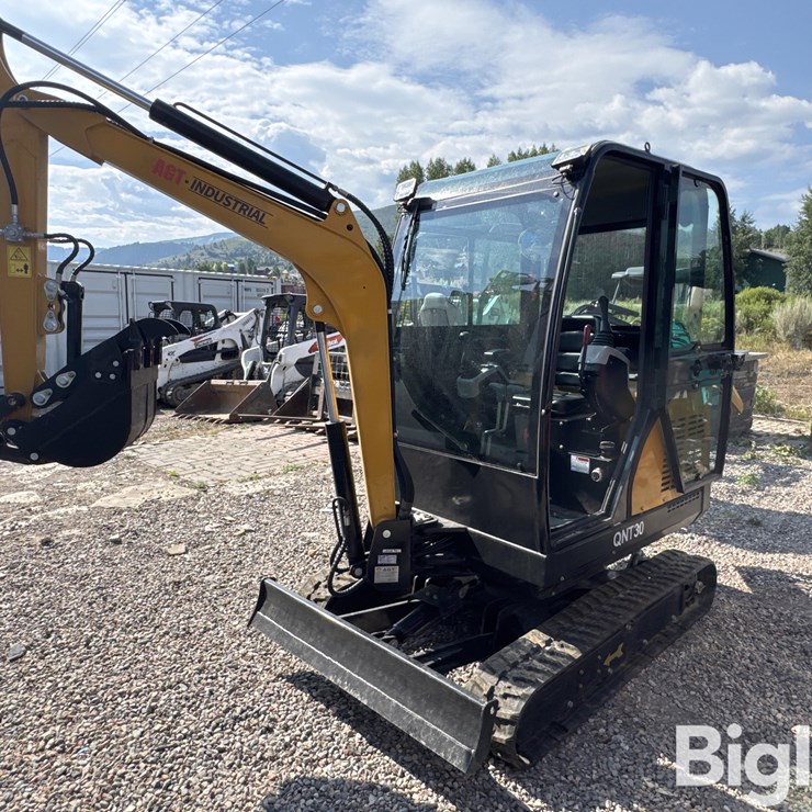 2025 AGT QNT30 Mini Excavator
