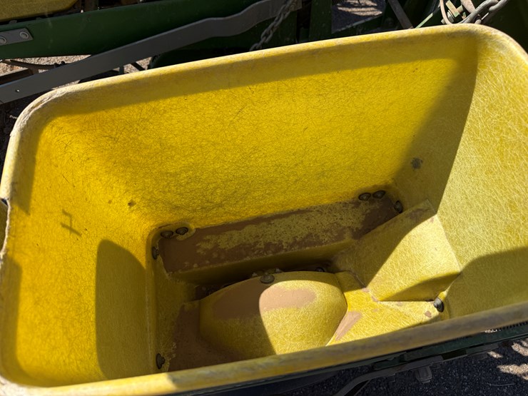 john-deere-7300-image-12