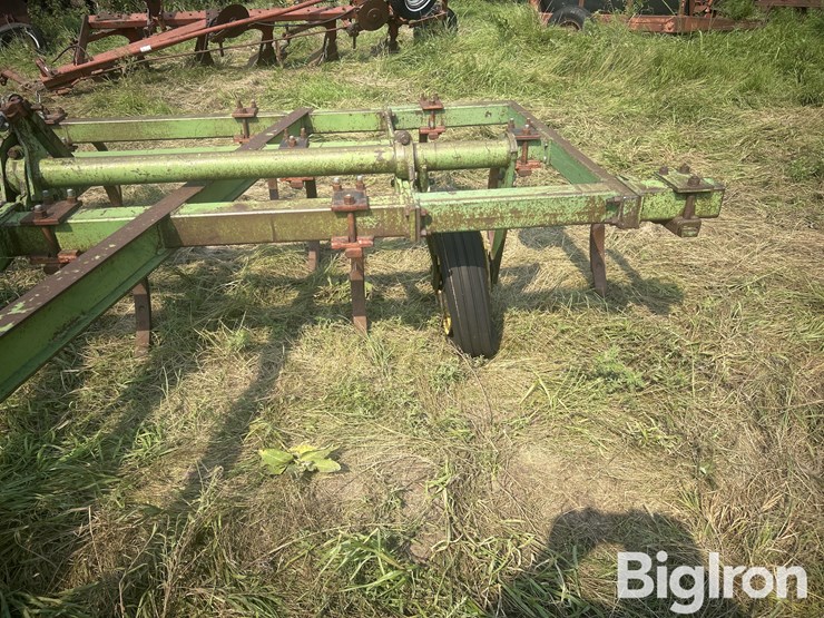 john-deere-100-image-11