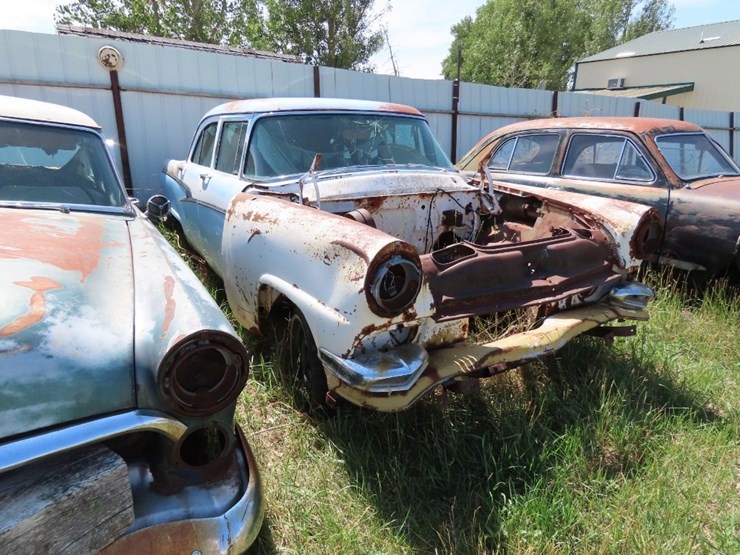 1956-ford-4dr-sedan-for-project-or-parts-image-3