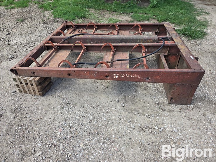farmhand-hydraulic-square-bale-fork-image-4