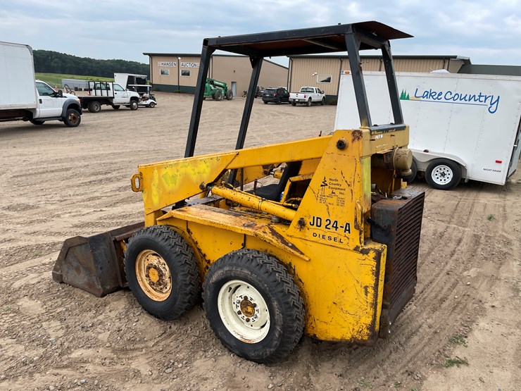 2007-deere-24a-image-7