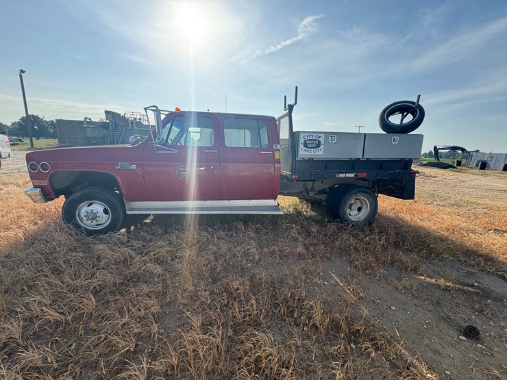 #88-•-#25032-•-1983-gmc-c/k-4x4-t/a-crew-cab-4x4-work-bed-truck-vin:-1gdjk33w0ds511665-image-11
