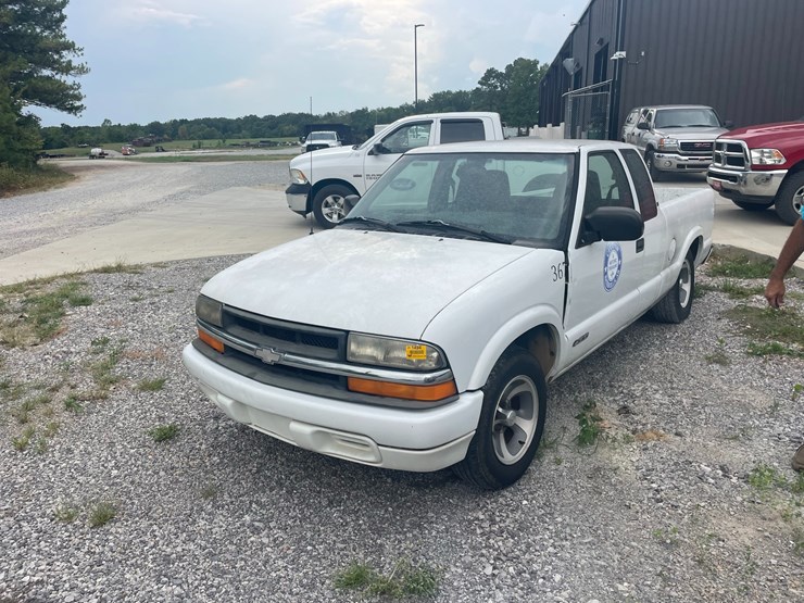 1998-chevrolet-s10-image-1