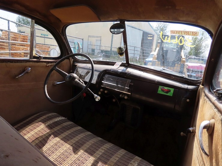 1940-ford-deluxe-survivor-4dr-sedan-image-26