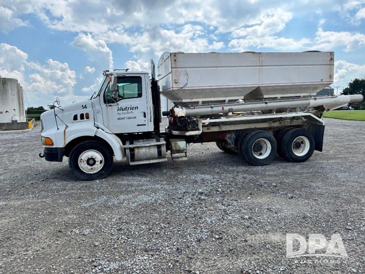 2005-sterling-dry-tender-truck-(gp11242,-unit-111565)-image-18