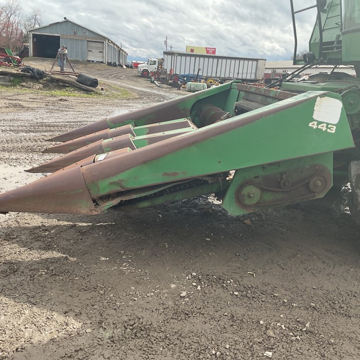 2017 JOHN DEERE 443
