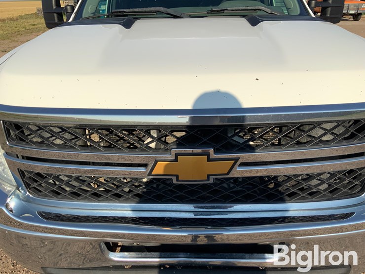 2013-chevrolet-3500hd-image-17
