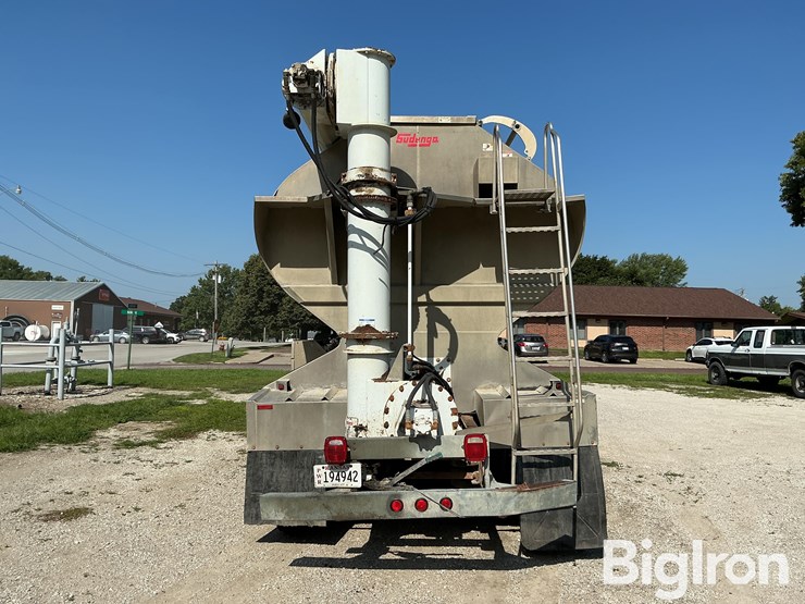 2006-freightliner-m106-t/a-bulk-feed-truck-image-6