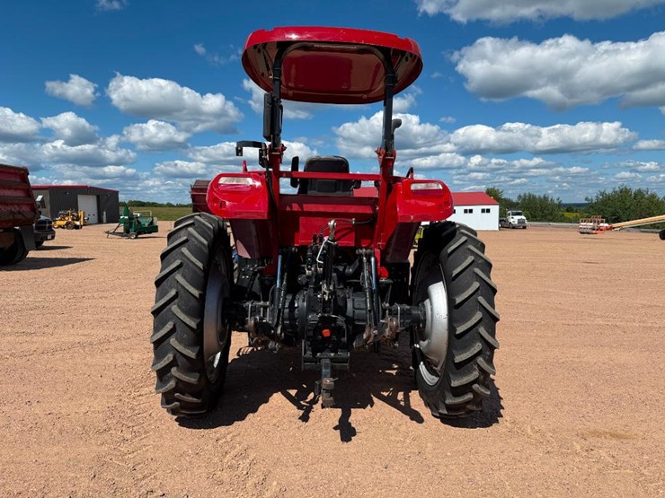 2016-case-ih-farmall-130a-image-5