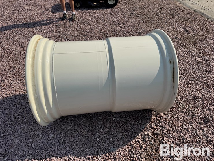 unverferth-44x32-grain-cart-rim-image-6
