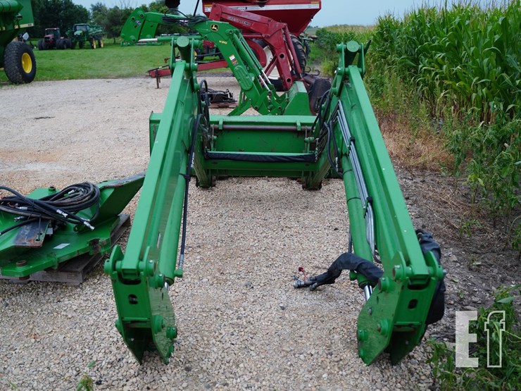 2004-john-deere-840-image-5