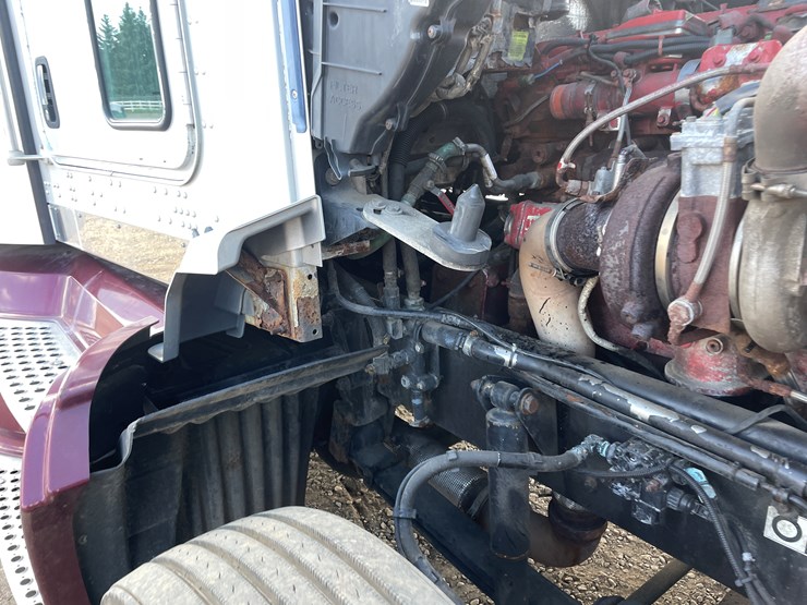 2012-kenworth-t660-image-36