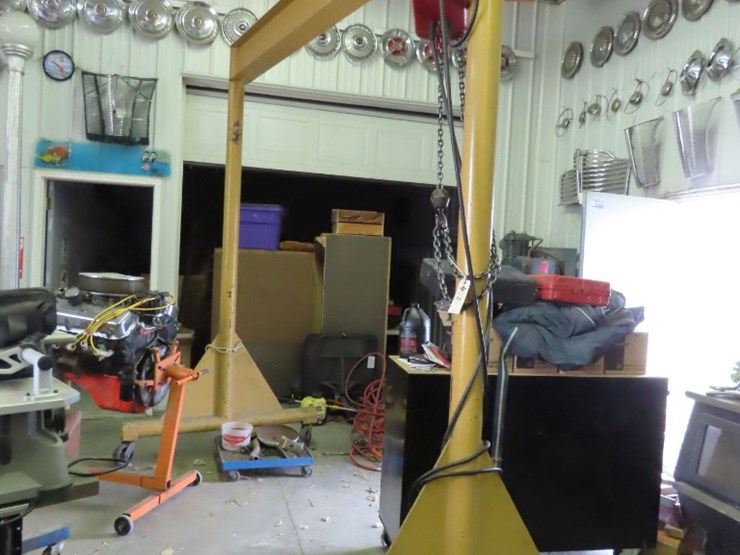 1-ton-electric-remote,-beebe-rolling-chain-hoist-image-1