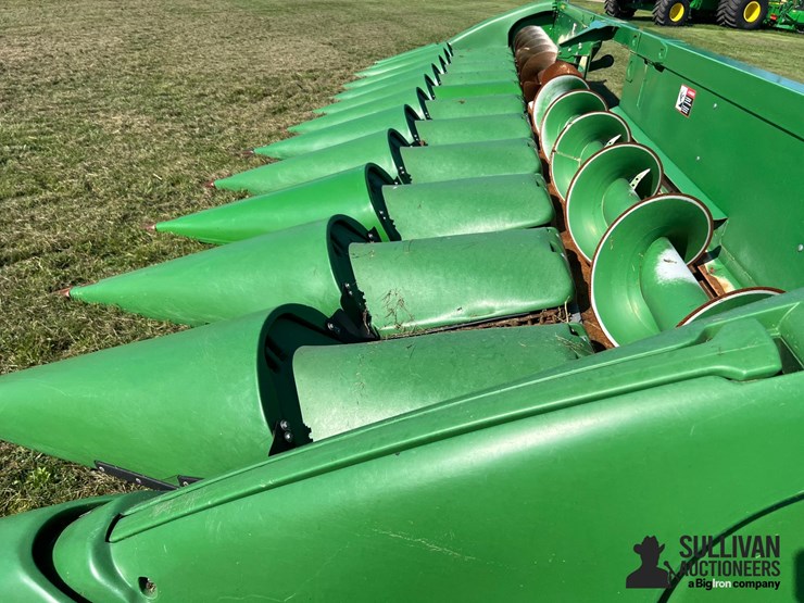 2017-john-deere-612c-image-11
