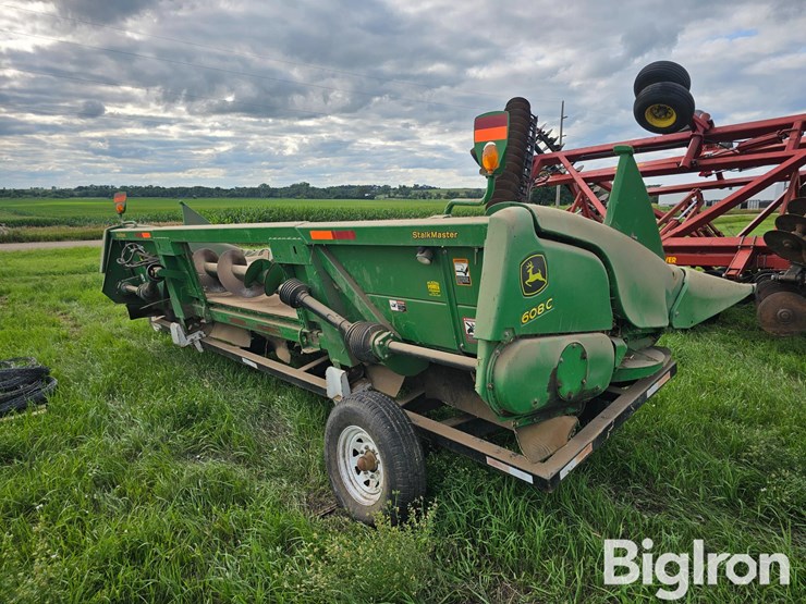 2010-john-deere-608c-image-5