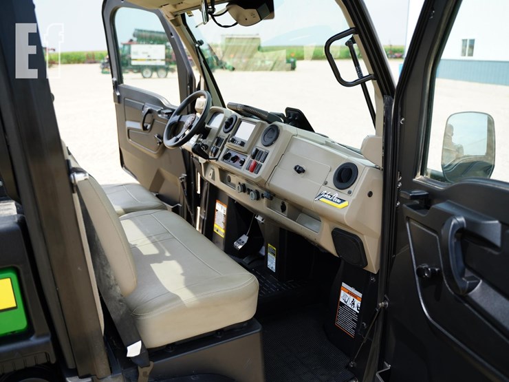 2023-john-deere-gator-xuv-835r-image-31