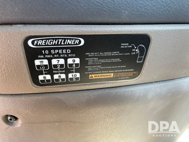 2013-freightliner-cascadia-day-cab-truck-(jn2570,-unit-4038)-image-80