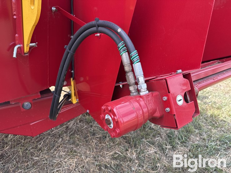 2022-supreme-international-segue-7t-vertical-feed-mixer-image-16
