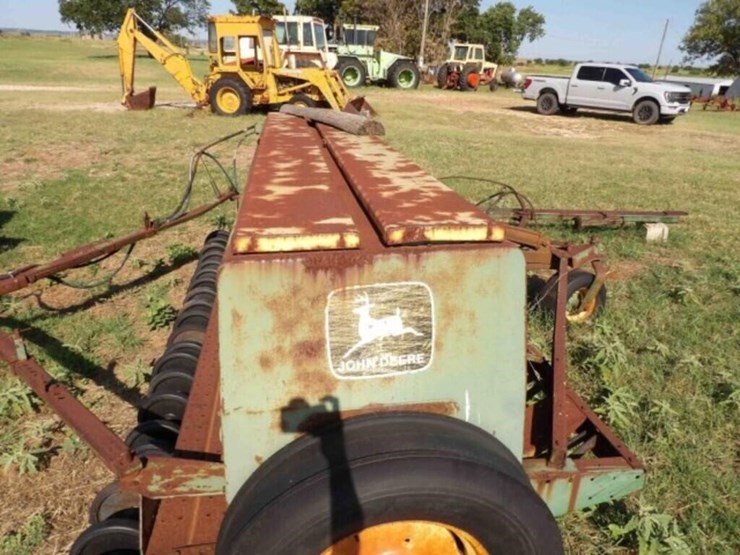 john-deere-8300-image-13