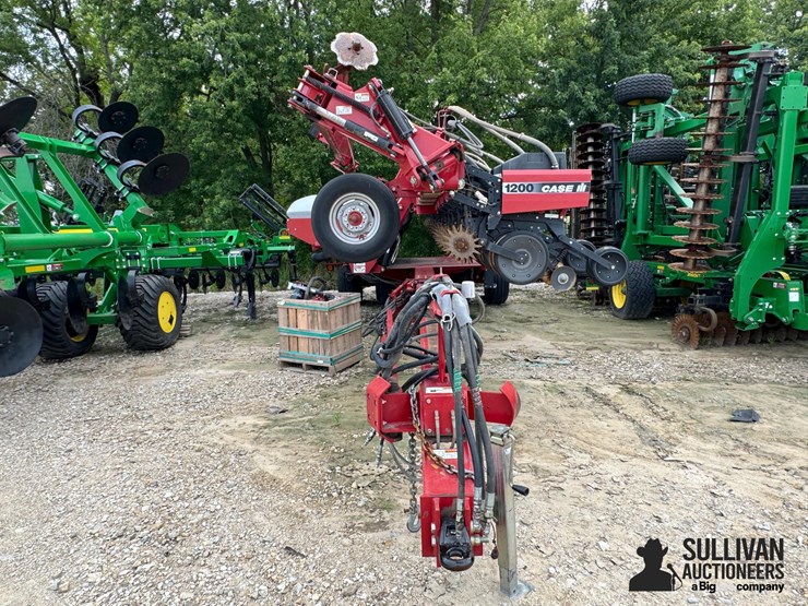case-ih-1200-image-2