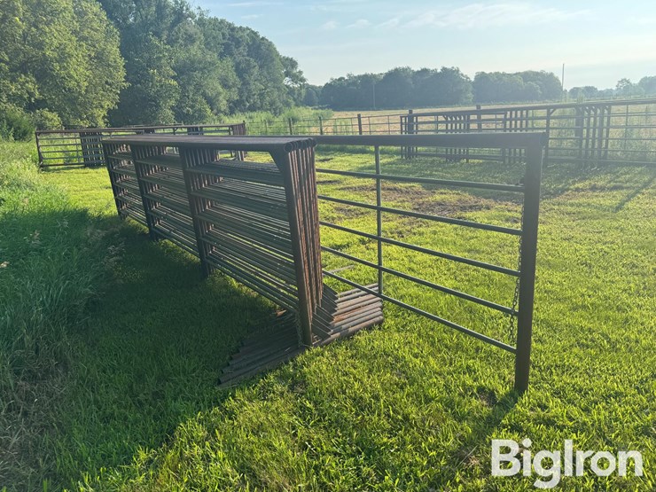 freestanding-panels-w/gate-image-5
